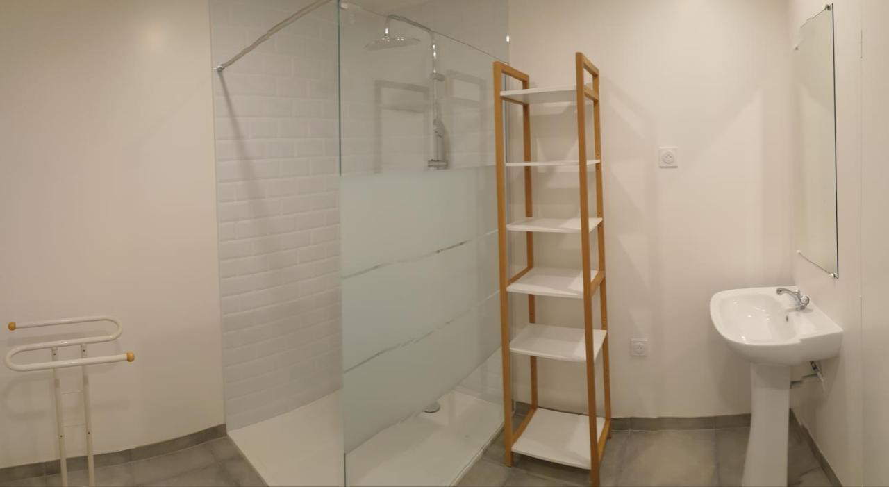 Appartements Renove 2023 Proche Aeroport 5Min, Gare Sncf 2 Min, Tramway Au Pied De L'Immeuble , Parking Possible, Renovated Apartments 2023 Near The Airport 5 Min, Train Station 2 Min, Tram Next To The Building 1 Min, Parking Possible Νίκαια Εξωτερικό φωτογραφία