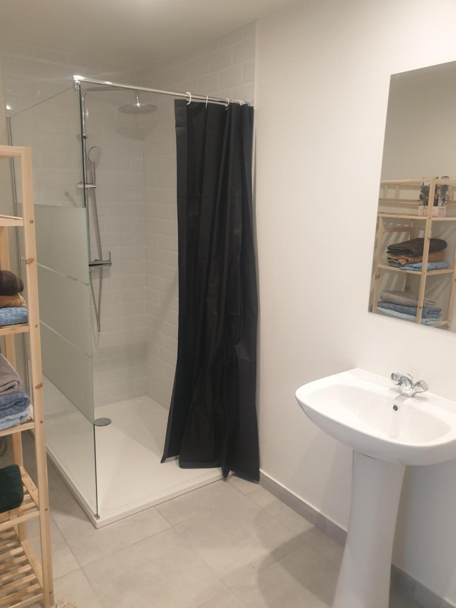 Appartements Renove 2023 Proche Aeroport 5Min, Gare Sncf 2 Min, Tramway Au Pied De L'Immeuble , Parking Possible, Renovated Apartments 2023 Near The Airport 5 Min, Train Station 2 Min, Tram Next To The Building 1 Min, Parking Possible Νίκαια Δωμάτιο φωτογραφία