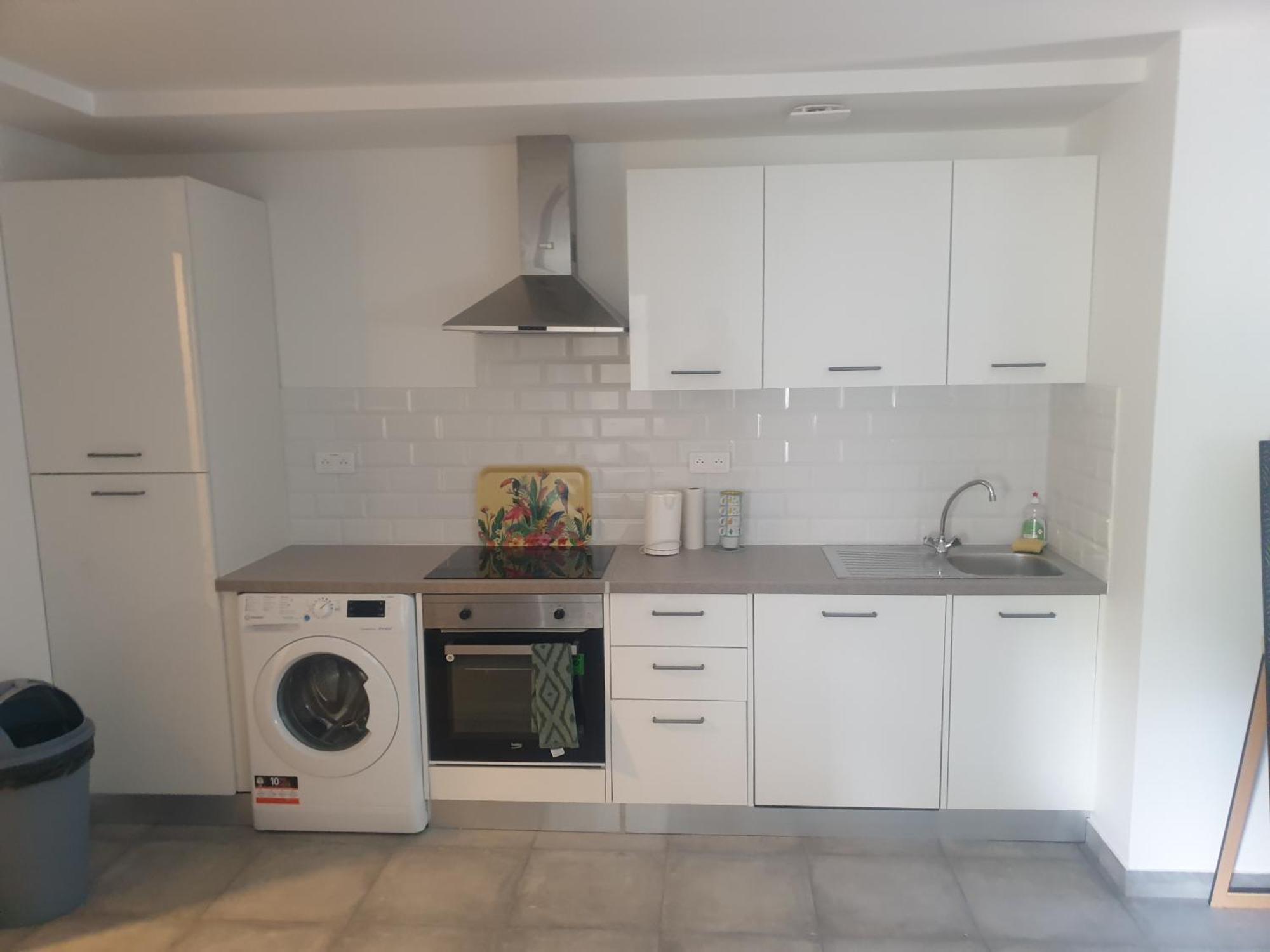 Appartements Renove 2023 Proche Aeroport 5Min, Gare Sncf 2 Min, Tramway Au Pied De L'Immeuble , Parking Possible, Renovated Apartments 2023 Near The Airport 5 Min, Train Station 2 Min, Tram Next To The Building 1 Min, Parking Possible Νίκαια Δωμάτιο φωτογραφία