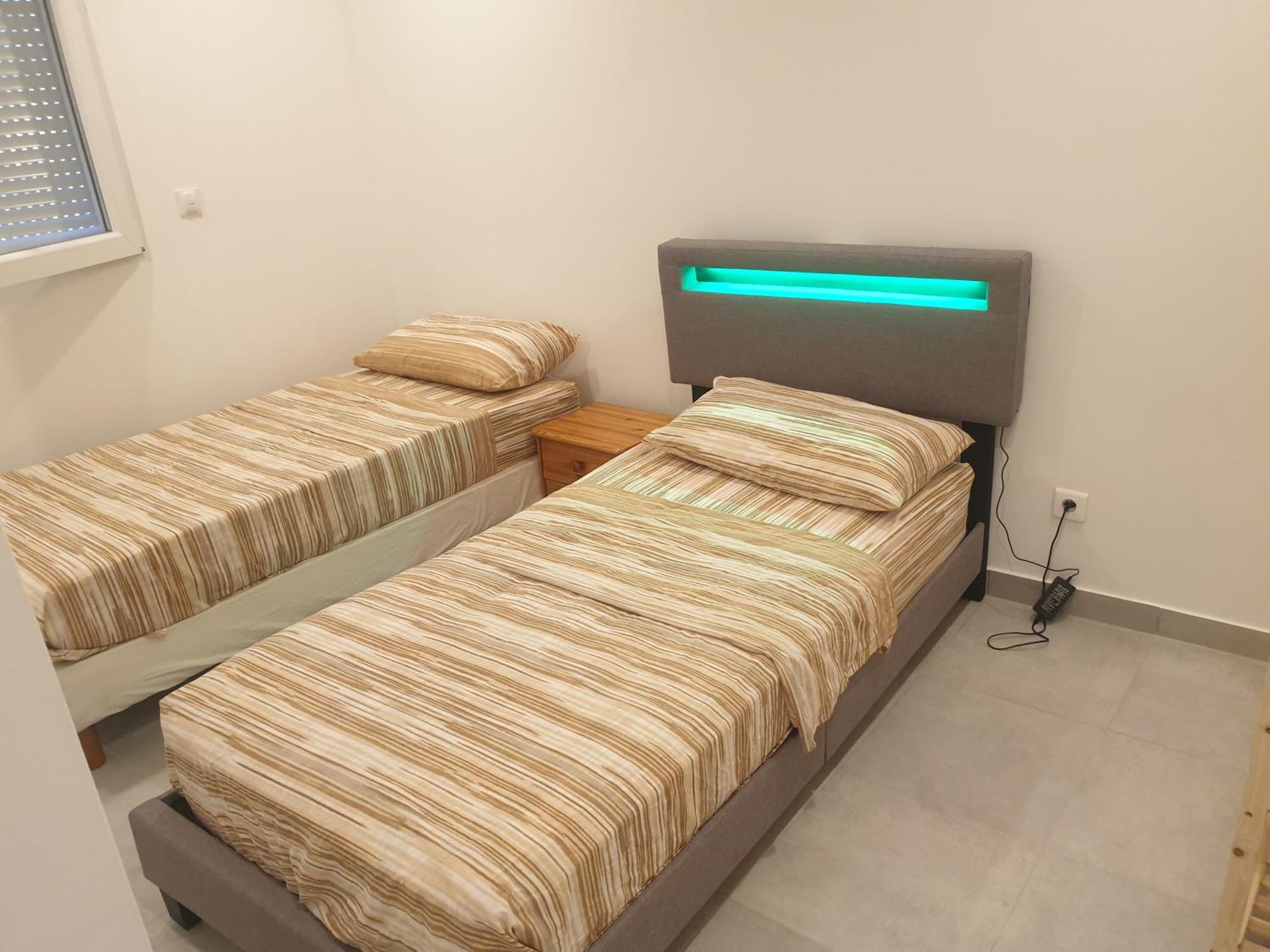 Appartements Renove 2023 Proche Aeroport 5Min, Gare Sncf 2 Min, Tramway Au Pied De L'Immeuble , Parking Possible, Renovated Apartments 2023 Near The Airport 5 Min, Train Station 2 Min, Tram Next To The Building 1 Min, Parking Possible Νίκαια Δωμάτιο φωτογραφία