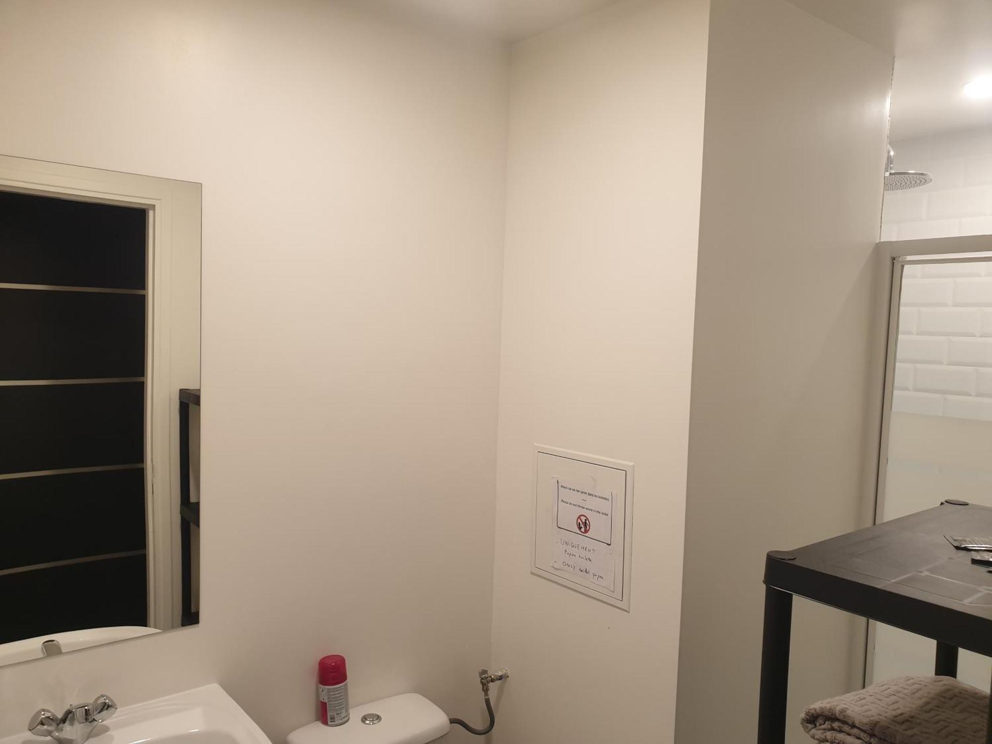 Appartements Renove 2023 Proche Aeroport 5Min, Gare Sncf 2 Min, Tramway Au Pied De L'Immeuble , Parking Possible, Renovated Apartments 2023 Near The Airport 5 Min, Train Station 2 Min, Tram Next To The Building 1 Min, Parking Possible Νίκαια Δωμάτιο φωτογραφία
