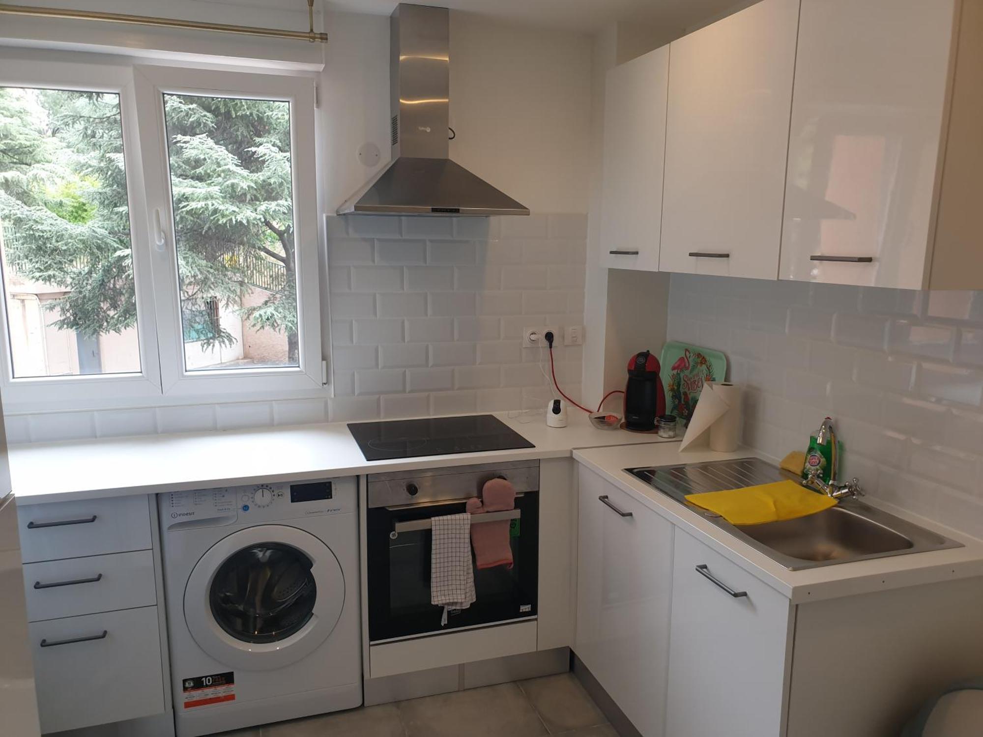 Appartements Renove 2023 Proche Aeroport 5Min, Gare Sncf 2 Min, Tramway Au Pied De L'Immeuble , Parking Possible, Renovated Apartments 2023 Near The Airport 5 Min, Train Station 2 Min, Tram Next To The Building 1 Min, Parking Possible Νίκαια Δωμάτιο φωτογραφία